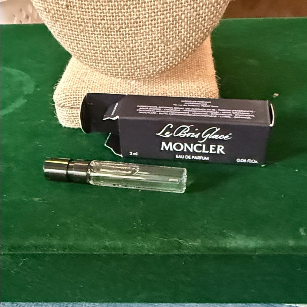 Moncler Eau de Parfum 2ml with Black Cap​